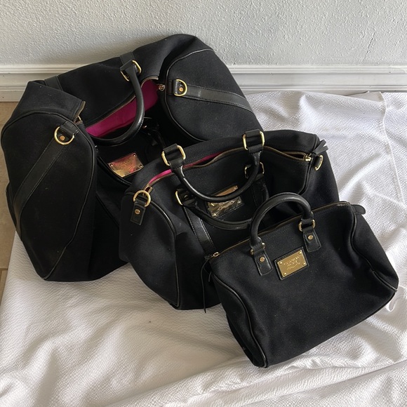 Victoria's Secret Handbags - Victoria Secret set luggage vintage black/pink travel bags